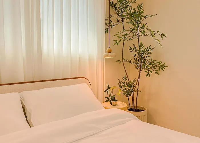 Gangnam 6 People, Daechi, Seolleung, 5 Minutes From Hanti Station, Coex, K-pop, *