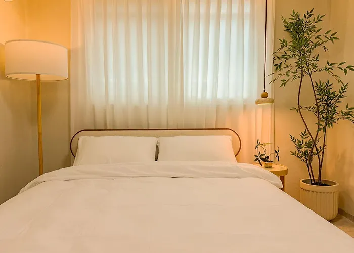 Gangnam 6 People, Daechi, Seolleung, 5 Minutes From Hanti Station, Coex, K-pop, *