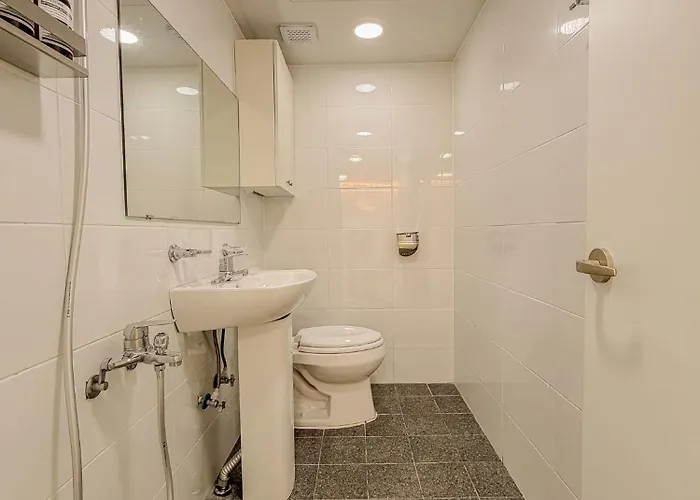 Gangnam 6 People, Daechi, Seolleung, 5 Minutes From Hanti Station, Coex, K-pop,